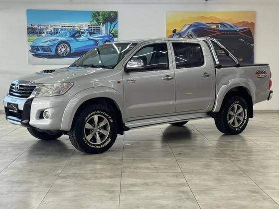 TOYOTA HILUX 3.0 STD 4X4 CD 16V TURBO INTERCOOLER DIESEL 4P MANUAL